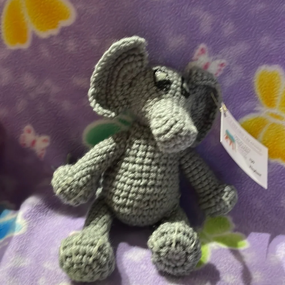 Crochet elephant - Picture 1 of 5